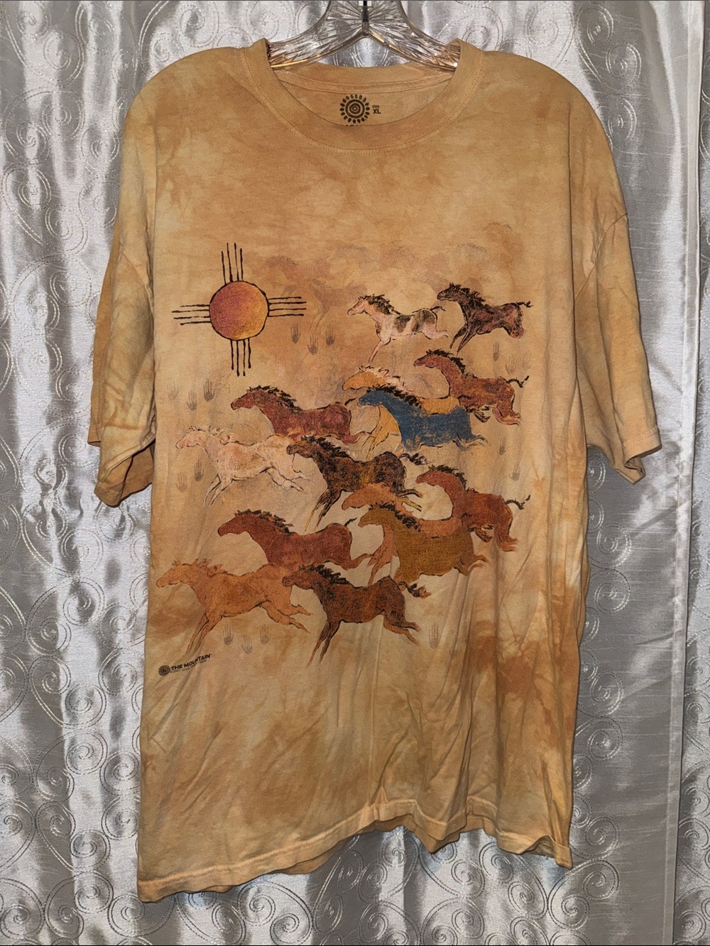 The Mountain Tan Tie-Dye Shirt with Running Horse Graphic Men’s  XL 🔥 G2